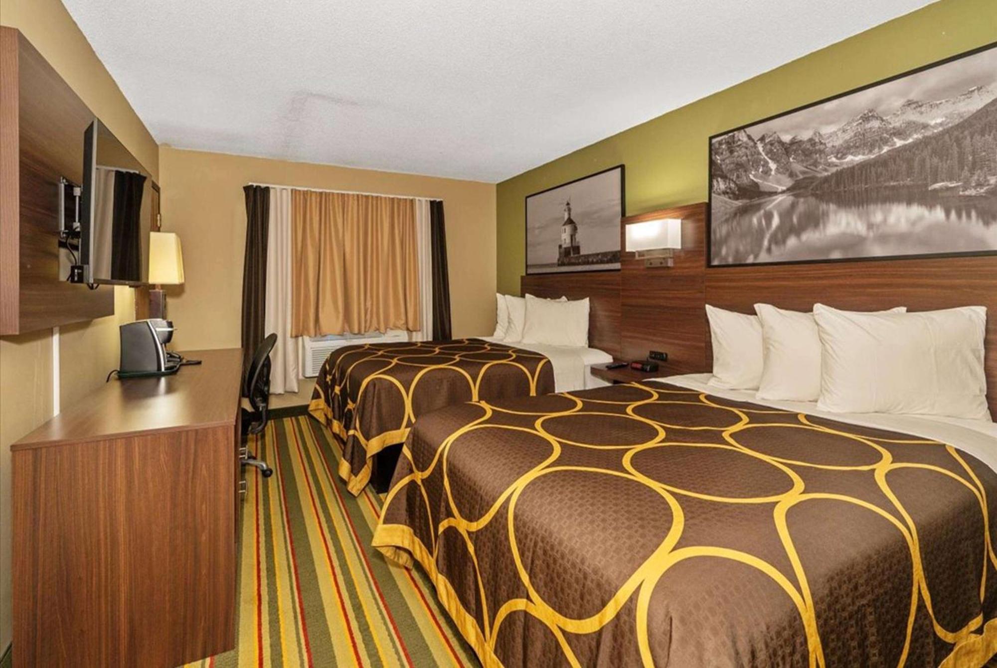 Super 8 By Wyndham Superior Wi Hotel Kültér fotó