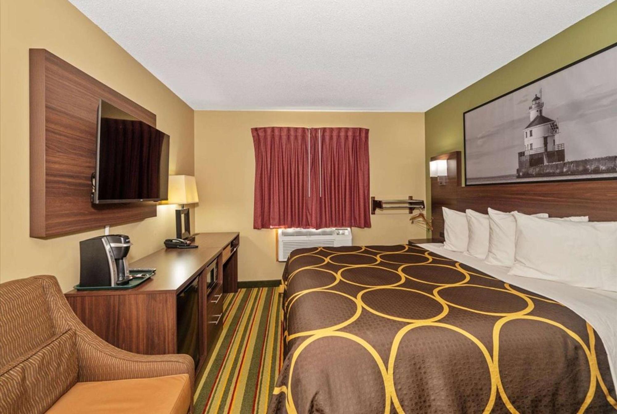 Super 8 By Wyndham Superior Wi Hotel Kültér fotó